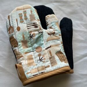 Oven Mitts Handmade kitchen utensils print